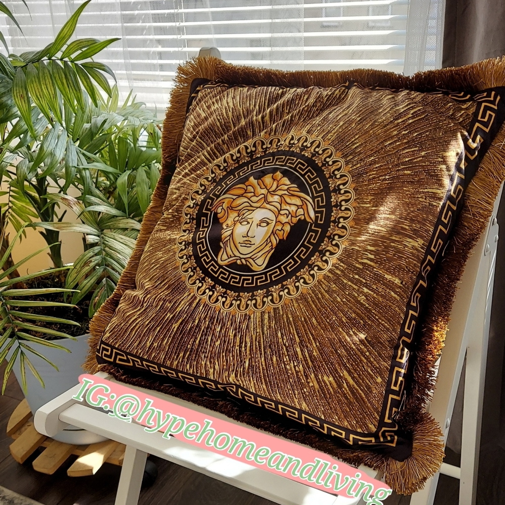 Medusa Style Pillow Cover